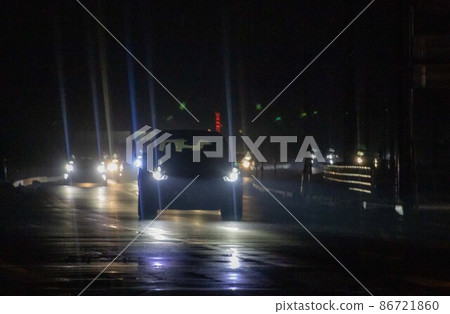 Cars running at night ・ Multiple ・ Driving image 86721860