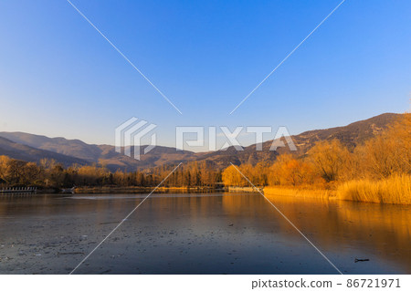 China Beijing summer palace lake wonderful view  86721971