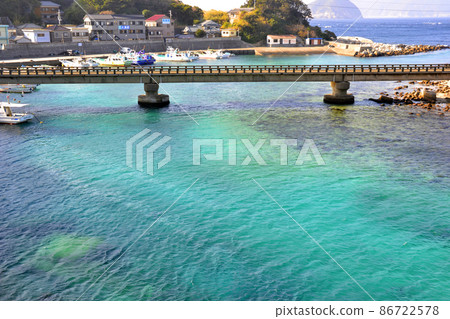 擁有翠綠大海壯麗景色的柏島 86722578