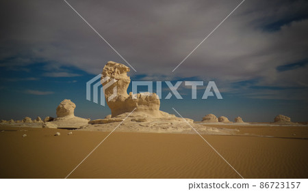 Abstract nature sculptures in White desert at Sahara, Egypt 86723157