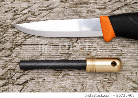 Fire starter and knife Fire starter and knife 86723405