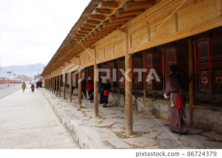 Tibetans in Kora at Labrang Monastery, Xiahe, Amdo, Tibet Tibetans in Kora at Labrang Monastery, Xiahe, Amdo, Tibet 86724379