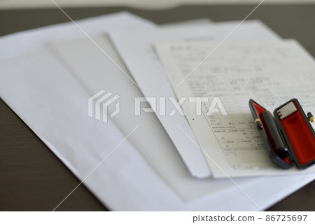 Resume / envelope / seal placed on the desk Resume / envelope / seal placed on the desk 86725697