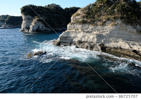 Rias coast and eroded stratum cliff Katsuura City, Chiba Prefecture Stock Photos 86725707