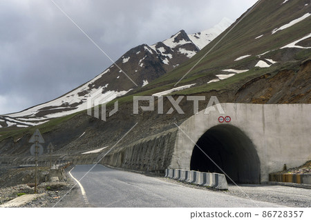 road mountain tunnel protected from falling rocks 86728357