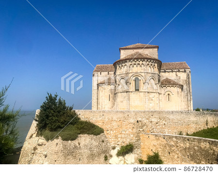 Sainte Radegonde church in Talmont, France Sainte Radegonde church in Talmont, France 86728470