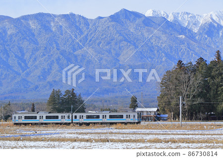 大ito線:冬季前往安zu野的定期列車 大ito線:冬季前往安zu野的定期列車 86730814