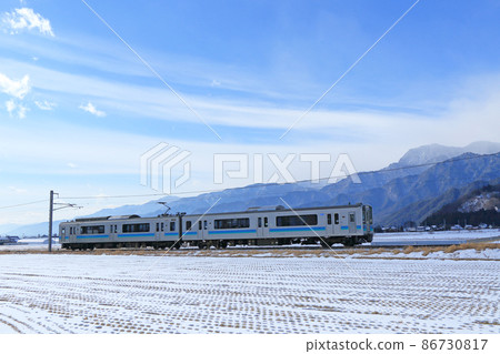 冬季大糸線普通列車 冬季大糸線普通列車 86730817