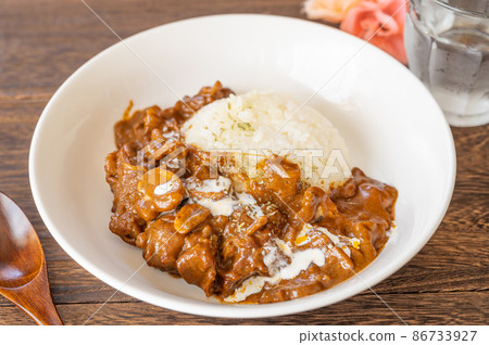 Beef stroganoff 86733927