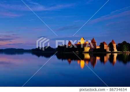 Trakai Island Castle in lake Galve, Lithuania Trakai Island Castle in lake Galve, Lithuania 86734634