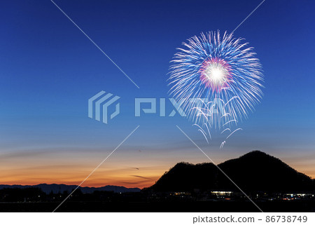 [夏季圖像] 煙花匯演和日落 86738749