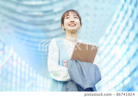 Young lady's portrait 86741924