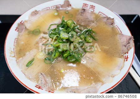 Very delicious Japanese ramen 86746508