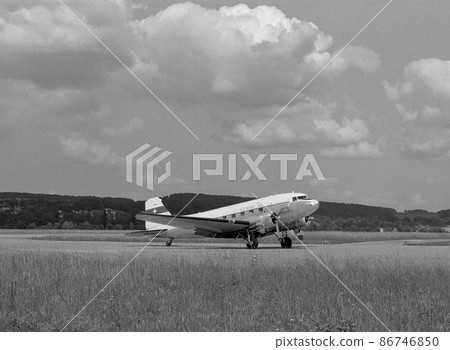 Douglas DC-3 at Zurich Airport Douglas DC-3 at Zurich Airport 86746850