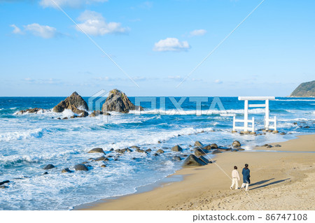 Itoshima / Futamigaura 86747108