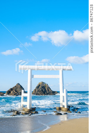 Itoshima / Futamigaura 86747128