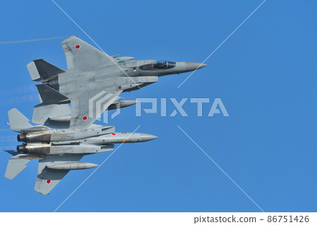 Mobile flight with two F-15 Eagle fighters 86751426