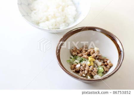 納豆和白米飯 86753852