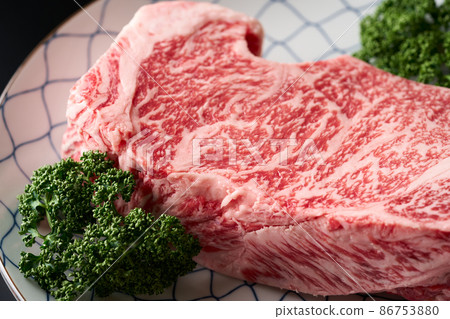 Domestic Japanese black beef sirloin steak block 1kg 86753880
