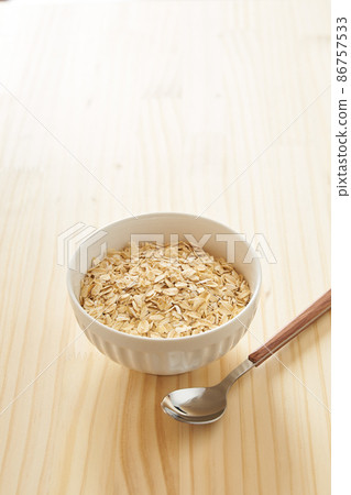 Oatmeal image 86757533