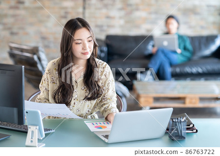 Living telework remote work personal computer lifestyle 86763722