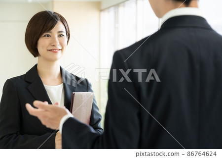 上司與下屬溝通 86764624