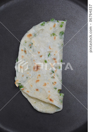 Scallion pancake 86764837