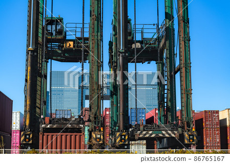 青海集裝箱碼頭集裝箱倉儲跨運車 青海集裝箱碼頭集裝箱倉儲跨運車 86765167