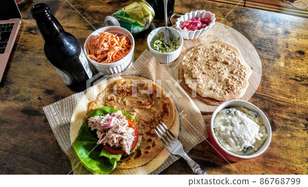 Cooking, food, meals, vegetables, western food, lunch, salads, tomatoes, ingredients, tables, spice curry 86768799