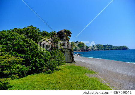 Shishiiwa, Shishiiwa and Kumano Nada seen from the parking lot of the national highway, World Heritage Site, Onigajo attached Shishi Iwa in Kumano, Kumano City, Mie Prefecture (4) 86769041