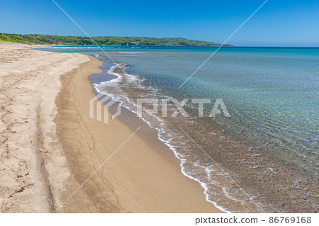 [Niigata Prefecture] Sado Island, an endlessly transparent bare beach beach 86769168