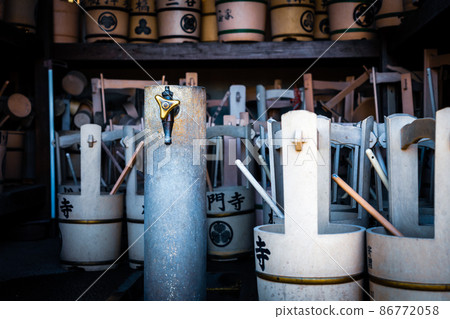 Temple grave, grave visit, memorial service tub, grave cleaning 86772058