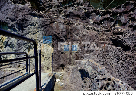 Onigajo, a highlight called Inugari that appears when you go deeper into the monkey return, World Heritage Site, Kumano, Kumano City, Mie Prefecture (1) 86774096