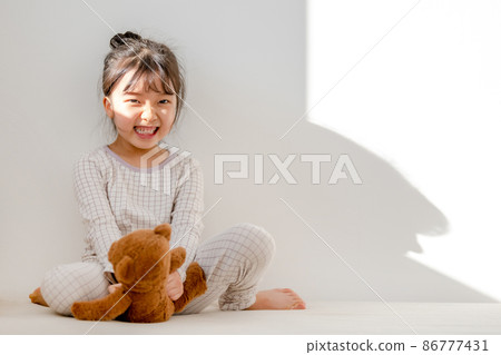 兒童 女孩 生活方式 家庭 休息 兒童 女孩 生活方式 家庭 休息 86777431
