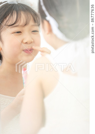 children lifestyle princess mirror girl 86777636