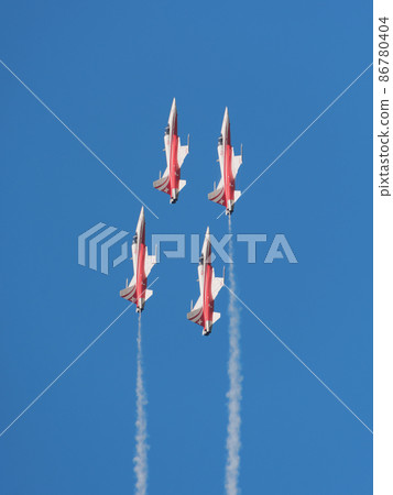 Swiss Air Force acrobatics team "Patroille Switzerland" rises 86780404