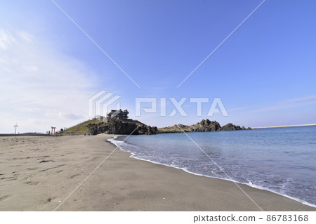 Kabushima Shrine seen from the coast February 2022 86783168