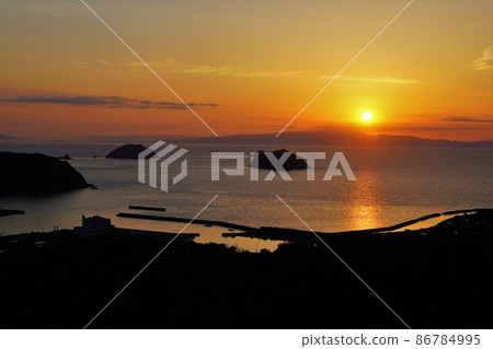 來自上越敷島 Tonboro 天文台的朝日 86784995