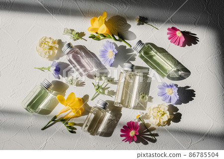 Image material of natural cosmetics and beauty oil 86785504