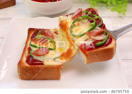 Pizza toast  86785759