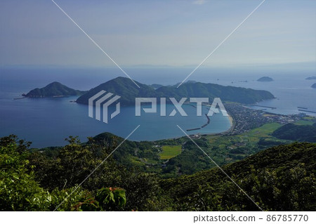 從遠處的樹頂上的托姆博洛地形 從遠處的樹頂上的托姆博洛地形 86785770