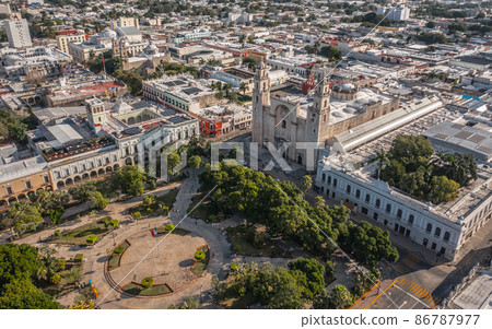 Plaza Grande in Merida 86787977