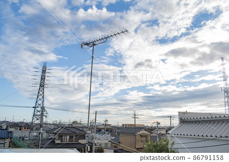 早晨的太陽照亮的埼玉市街景 早晨的太陽照亮的埼玉市街景 86791158