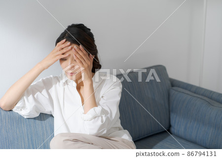 一個健康狀況不佳的女人 一個健康狀況不佳的女人 86794131