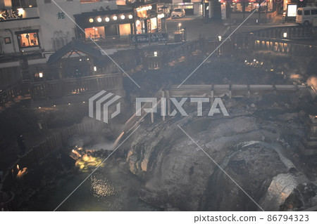 Gunma Prefecture Tourist Attractions Kusatsu Onsen Nightfall Scenery around Yubatake Gunma Prefecture Tourist Attractions Kusatsu Onsen Nightfall Scenery around Yubatake 86794323