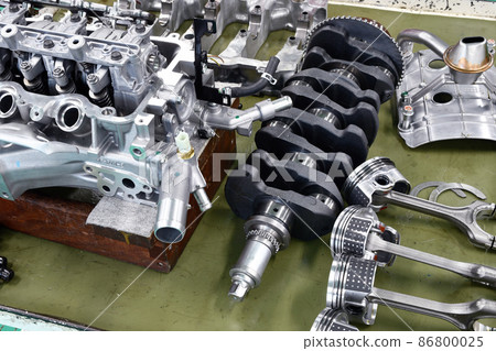 Disassembly and maintenance of automobile engine Disassembly and maintenance of automobile engine 86800025