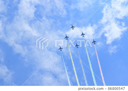 Blue Impulse color smoke that draws smoke in delta formation 86800547