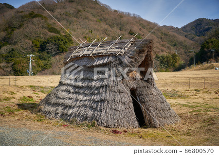 Awaji Island, Hyogo Prefecture Goto Nagagakiuchi Ruins 86800570
