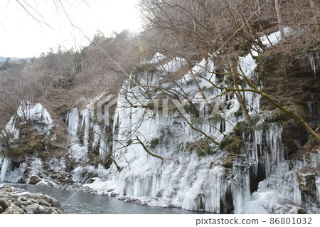 Thirty mallet ice pillar Saitama 86801032