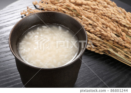 甘酒和稻穗 86801244